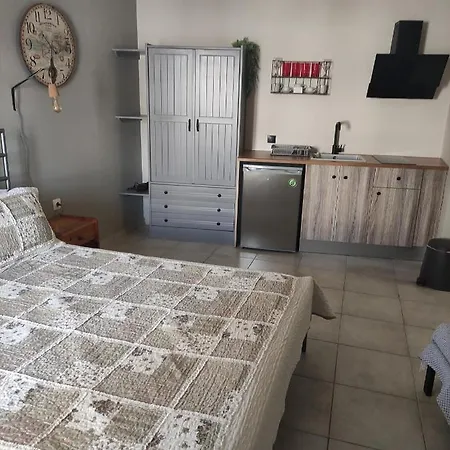 Ifigenia Apartment *