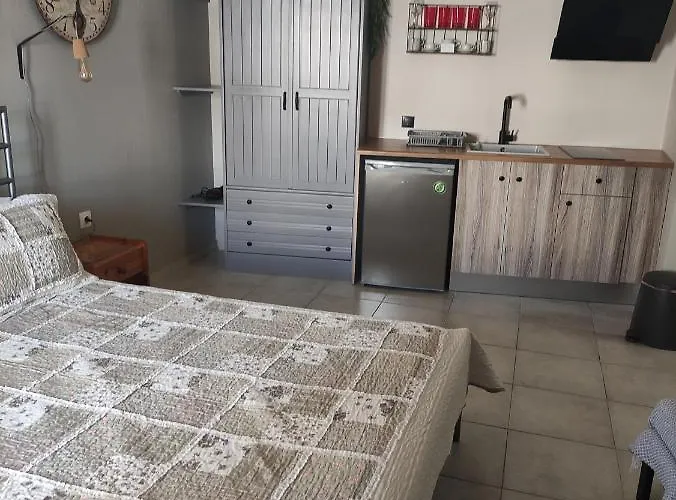 Ifigenia Apartment *